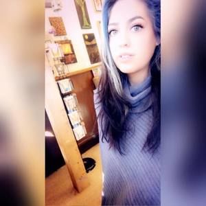 Meet your Posher, Camille